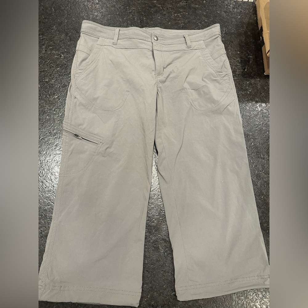 Eddie Bauer Light Gray Cropped Cargo Pants